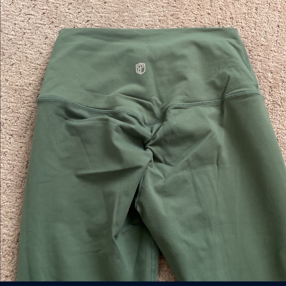 Born Primitive Forest Green Lift Yourself Up 7/8 Leggings Size M
